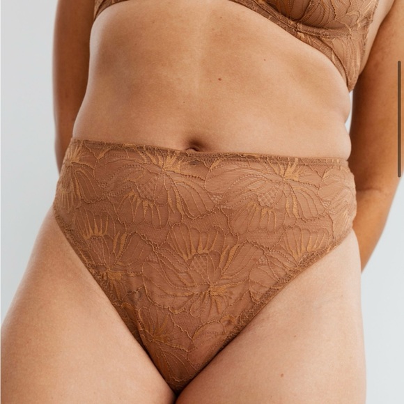 Blush lingerie set - Picture 3 of 5